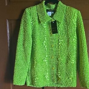Bala Bala-Lime green long sleeved,collared,crinkled top stretchy,Size M NWT.